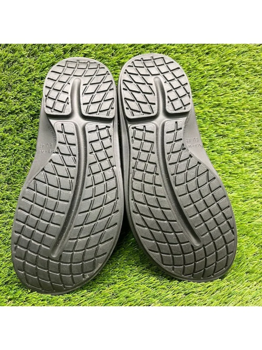 Oofos OOahh Mens Size 9 All Black Beach Walking Outdoor Recovery Slide Sandals